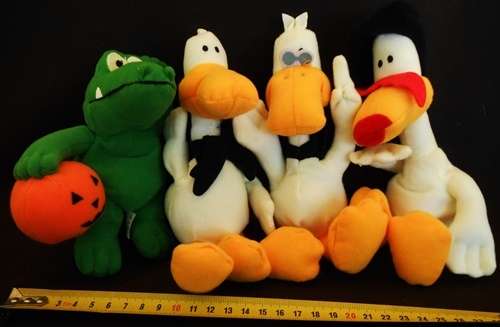 sitting ducks set of toys made for Mc Donalds 2002 price much reduced