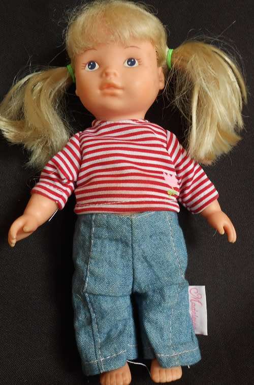 Simba doll Madeleine 20 cm marked STHK 103 original clothes Price reduced