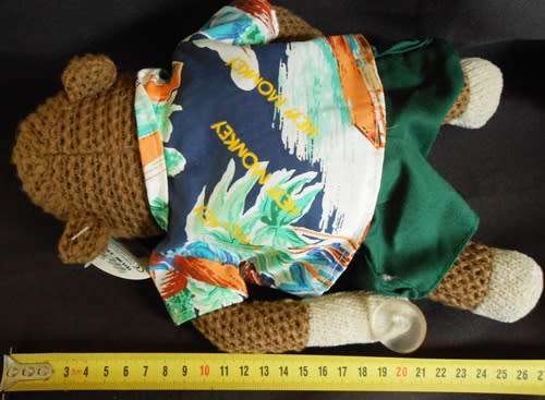 HEY-MONKEY-WITH-CLOTHES NEW-KNITTED-CHIMP-SOFT-TOY-TQ14 9AE-Window-Suct