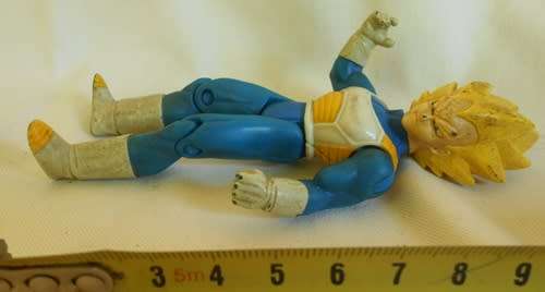collectable action figure  2001 DRAGON BALL Z ENERGY BLASTERS SS SUPER SAIYAN VEGETA ACTION FIGURE