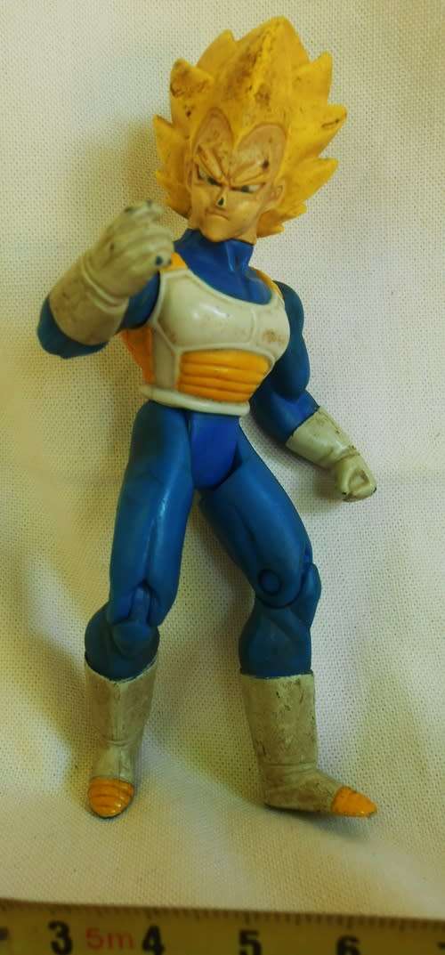 collectable action figure  2001 DRAGON BALL Z ENERGY BLASTERS SS SUPER SAIYAN VEGETA ACTION FIGURE