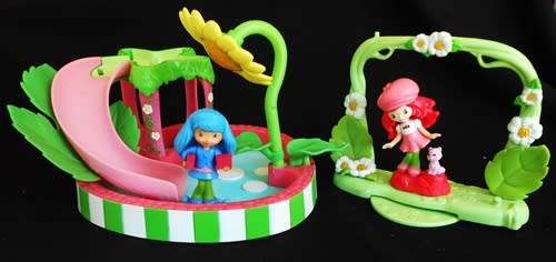 Strawberry Shortcake and friends playset with two figures