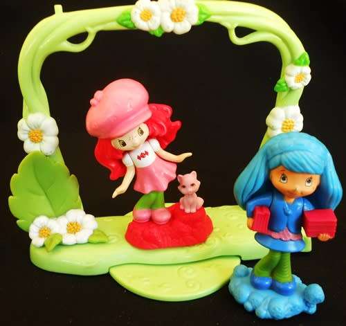 Strawberry Shortcake and friends playset with two figures