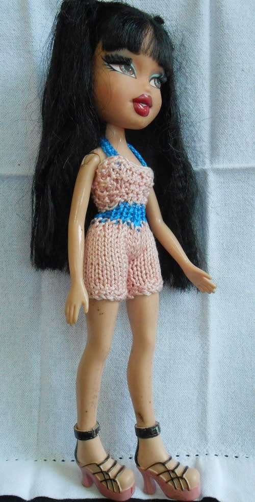 collectible MGA 2001 Bratz Doll Jade with black hair in pigtails