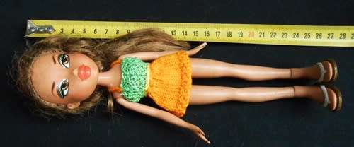 Bratz Girlz doll Yasmin with light brown hair brown eyes tanned look