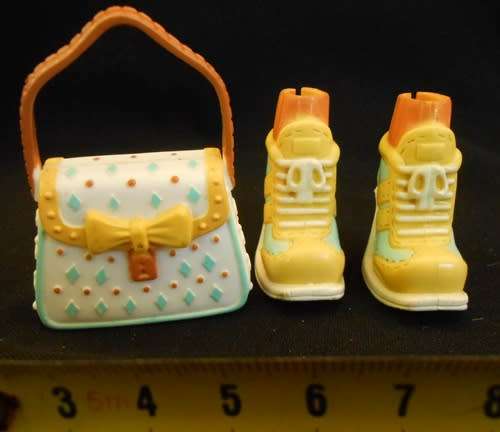 collectable shoes and handbag for Barbie My Scene Doll or Bratz dollz