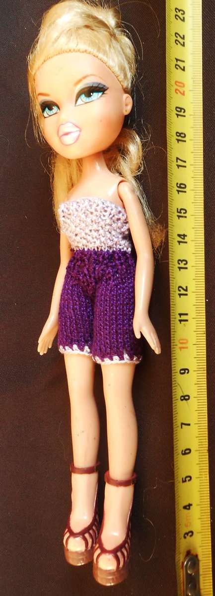 Colletable Bratz Doll Chloe in knitted outfit