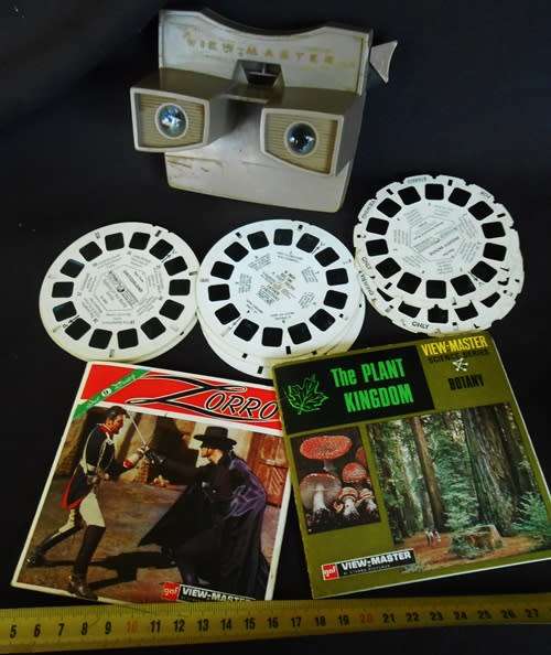 vintage View-Master viewer by Gaf with 5 sets of reels