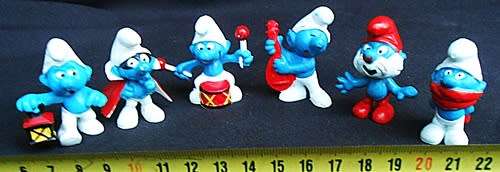 vintage collectable Peyo Smurf  6 Figures made for Schleich