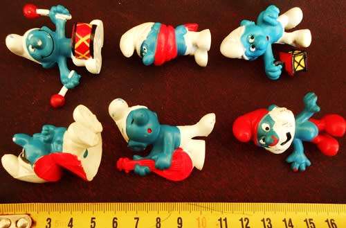 vintage collectable Peyo Smurf  6 Figures made for Schleich