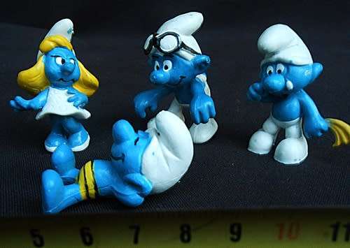 vintage collectable Peyo Smurf  4 Figures made for Schleich
