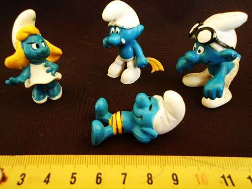 vintage collectable Peyo Smurf  4 Figures made for Schleich