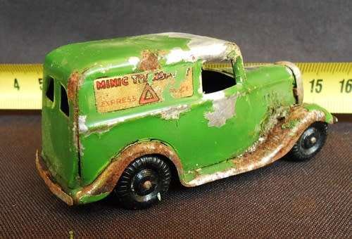 VINTAGE MINIC TOYS Windup Transport Van by Tri Ang made in England