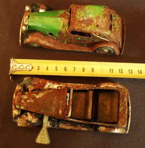 VINTAGE MINIC TOYS Windup Two cars for restoration by Tri Ang made in England