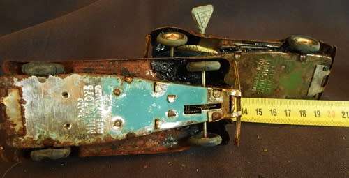 VINTAGE MINIC TOYS Windup Two cars for restoration by Tri Ang made in England