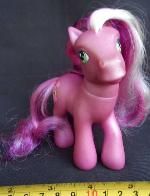 collectable My Little Pony vintage Cherry Blossom G3 Rare find