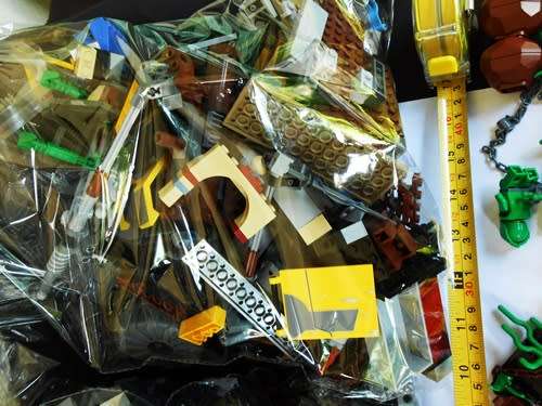 collectable loose Lego with Star Wars complements but no plans + - 3 kg blocks