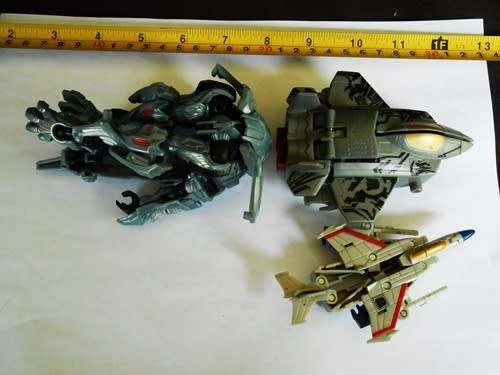 collectable three small Transformer space craft robots