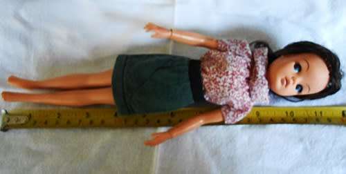 Collectable Vintage 1970s  Pedigree Sindy Doll 2 GEN 1077 033055X with dark hair