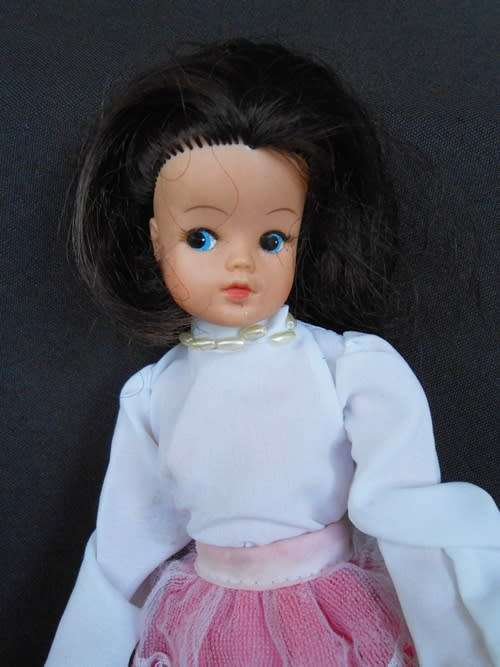 Vintage Sindy Doll Brunette made in Hong Kong