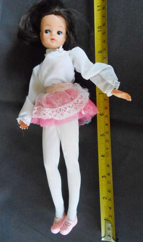 Vintage Sindy Doll Brunette made in Hong Kong