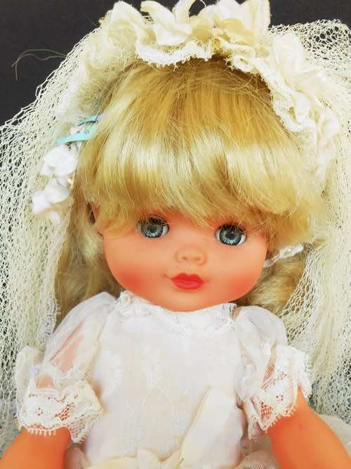 collectable Vintage Bride doll from 1970 s in original clothes 14 inch