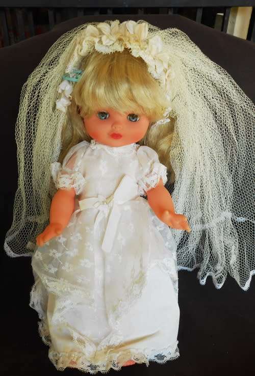 collectable Vintage Bride doll from 1970 s in original clothes 14 inch