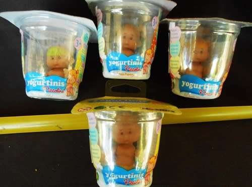 Collectible  small dolls Yogurtini Piccolini with diaper in yogurt tub 4 dolls set  N I P