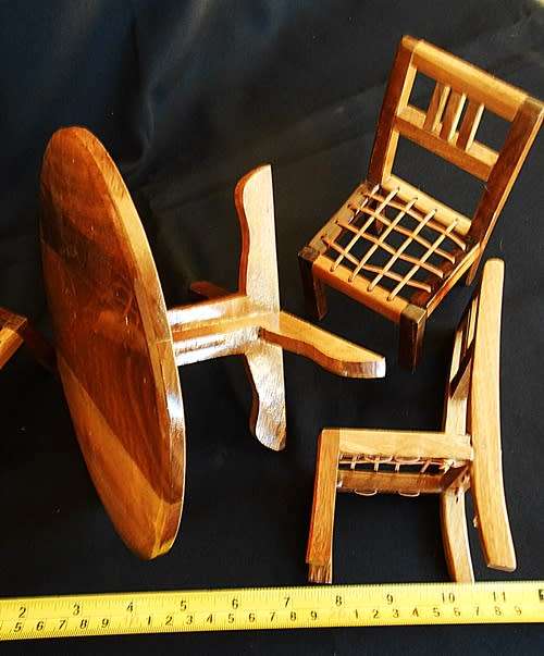 Collectable Well Made Doll Furniture Round Table withFour Chairs Barbie Sized