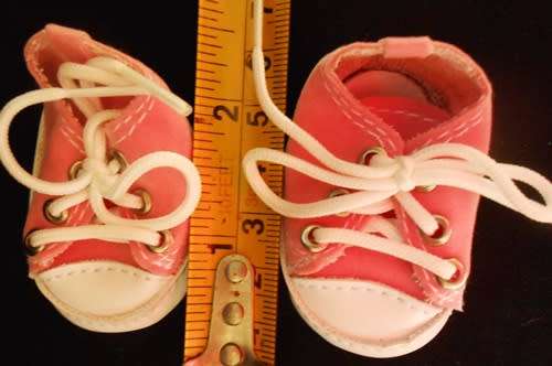 Shoes for small dolls one pair of pink  Sneakers (takkies)