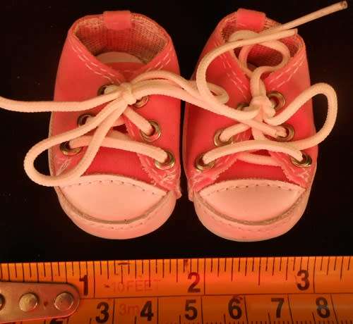 Shoes for small dolls one pair of pink  Sneakers (takkies)