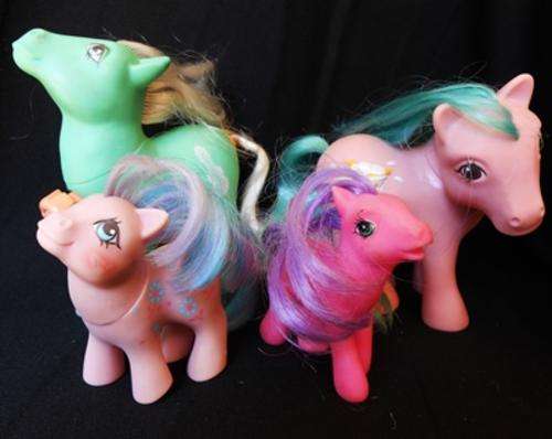 Collectable  My Little Pony 3 made by Hasbro and 1 Smaller Pony