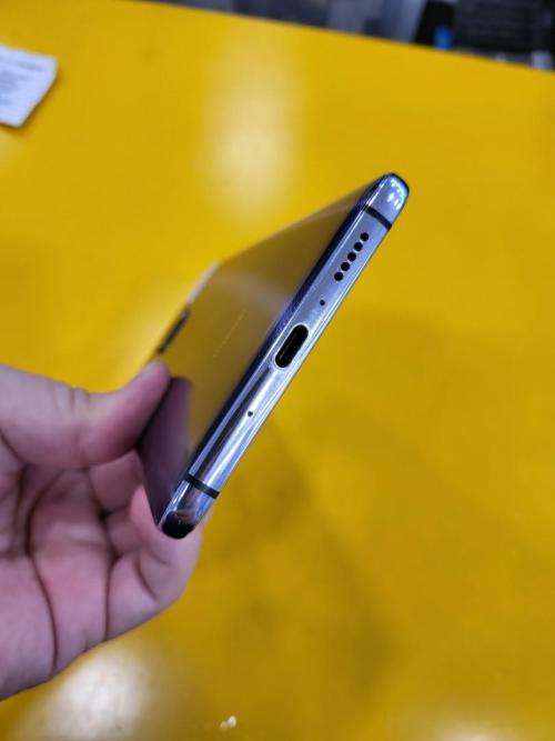 Huawei Mate X 5G ---- 3 Available  1 - NEW / 2 - USED