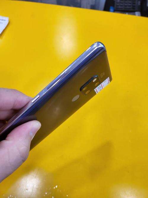 Huawei Mate X 5G ---- 3 Available  1 - NEW / 2 - USED