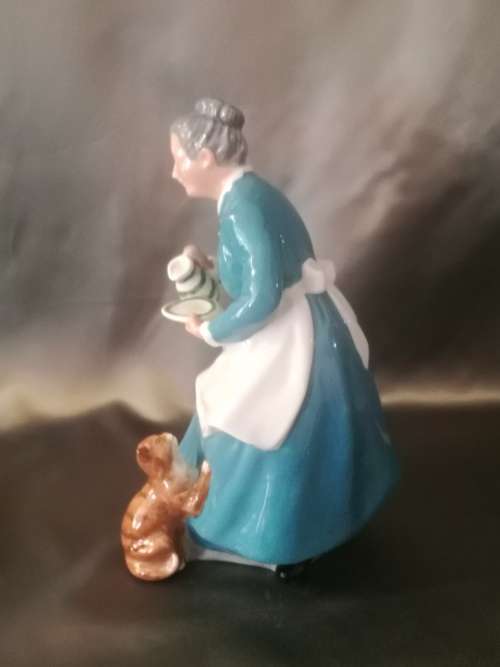 Royal Doulton Figurine `Favorite`