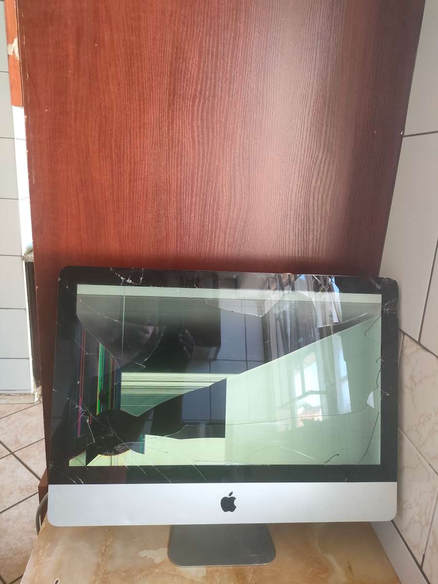 Apple iMac A1311 21.5` AiO Computer i5, 8gb, 500gb, cracked screen