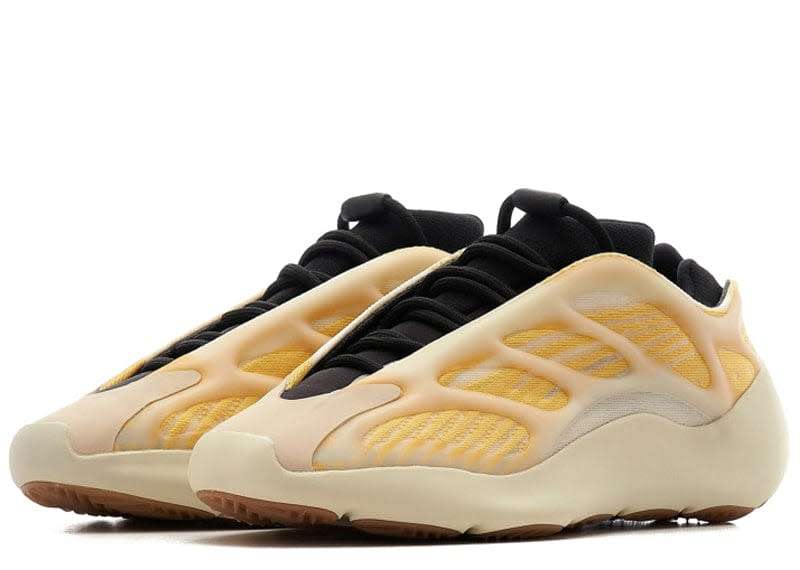 Original Adidas YEEZY 700 V3 Mono Safflower sneakers worth R9000