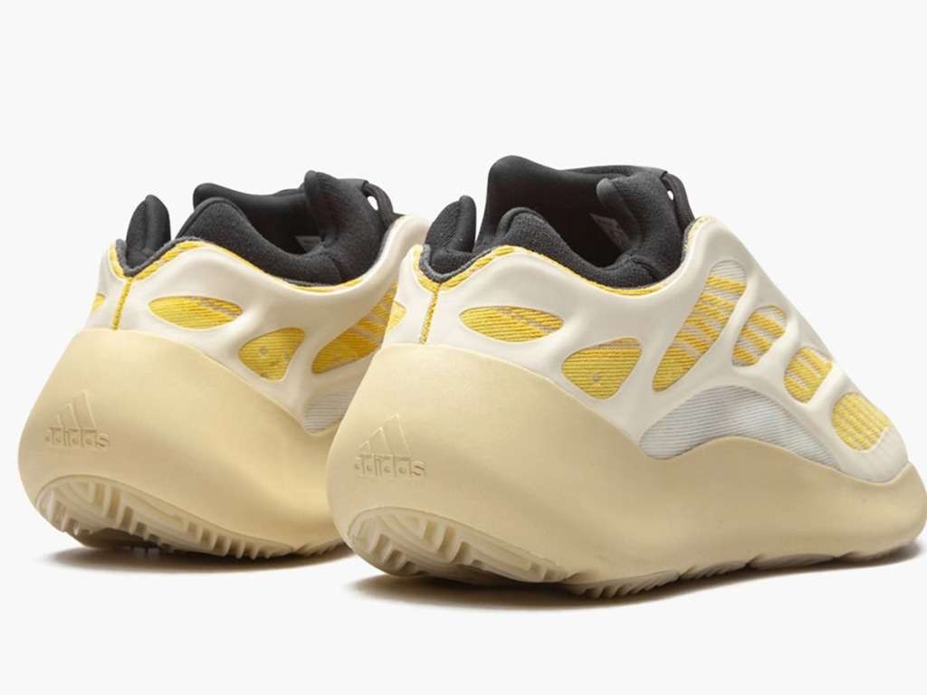 Original Adidas YEEZY 700 V3 Mono Safflower sneakers worth R9000