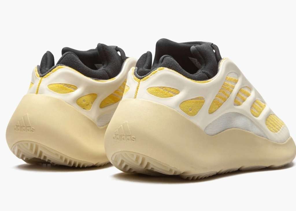Original Adidas YEEZY 700 V3 Mono Safflower sneakers worth R9000