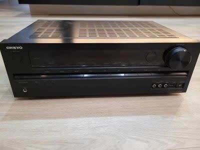 High End Onkyo Ht-R548 Amplifier in picture perfect condition