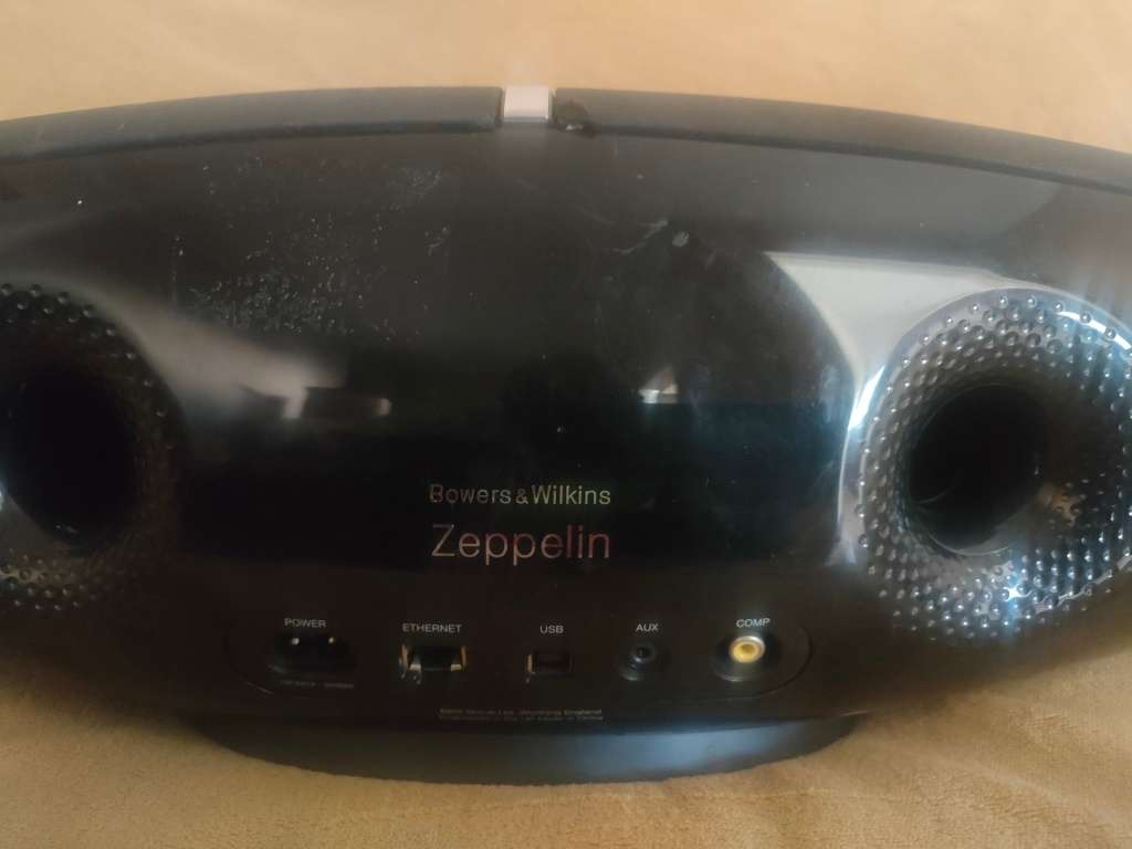 Bowers & Wilkins Zeppelin Air iPod speaker with Apple airplay, remote control included