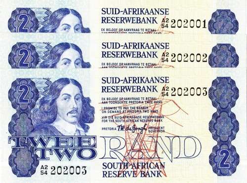 TW de Jongh 4th Issue 3 x R2 Notes in sequence. Uncirculated. Prefix A2/54. A/E