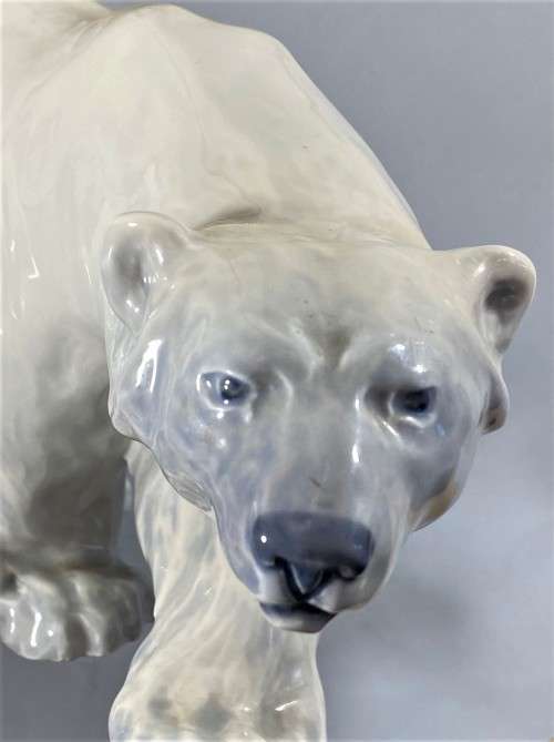 Porcelain figurine `White polar bear standing`. Denmark, Royal Copenhagen #1137