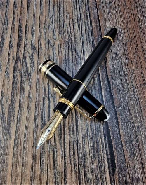 Montblanc Mozart Fountain Pen. In box!