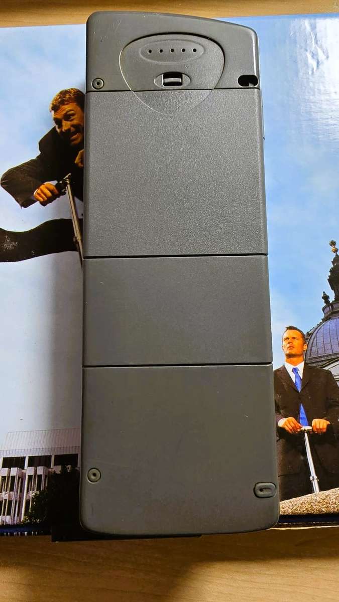 Nokia 9210i Communicator Cell phone 2003 vintage state of the art full keypad still in box-READ!!