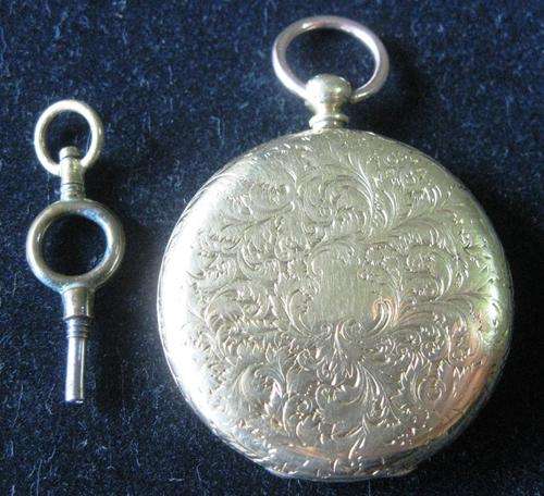 18 Carat Gold Pocket Watch with key. Working order. 1810-1870.