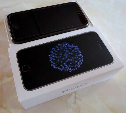 Apple iPhone 6 Unlocked Cellphone, 32GB, Space Gray Local Stock!