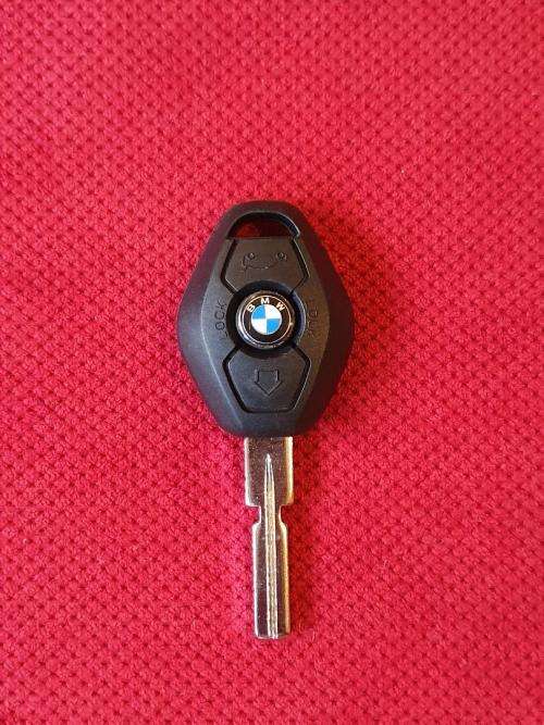 BMW 3 Button Remote Key with ID44 (PCF7935) Chip, 433Mhz, HU58 Blade, R400