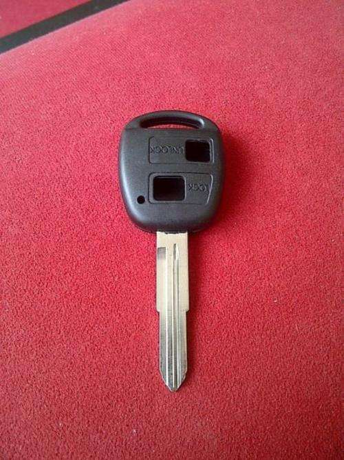 Toyota Rav4/Yaris 2 Button remote key case/shell/fob + toy41 blade, R100 each