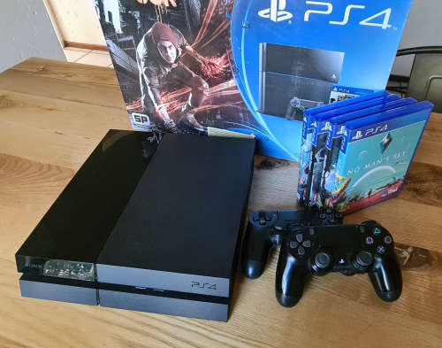 Playstation 4 500GB Console Bundle